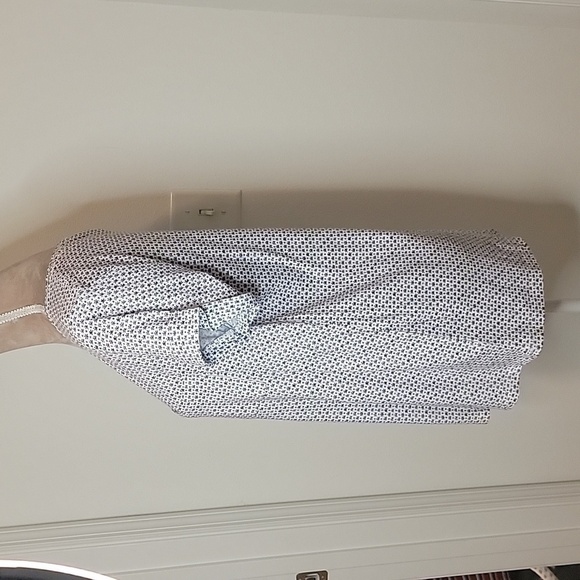 Anthropologie Lilka Size S, White with Navy Blue Motif Pattern Top NEW w/ Tags! - Picture 3 of 12